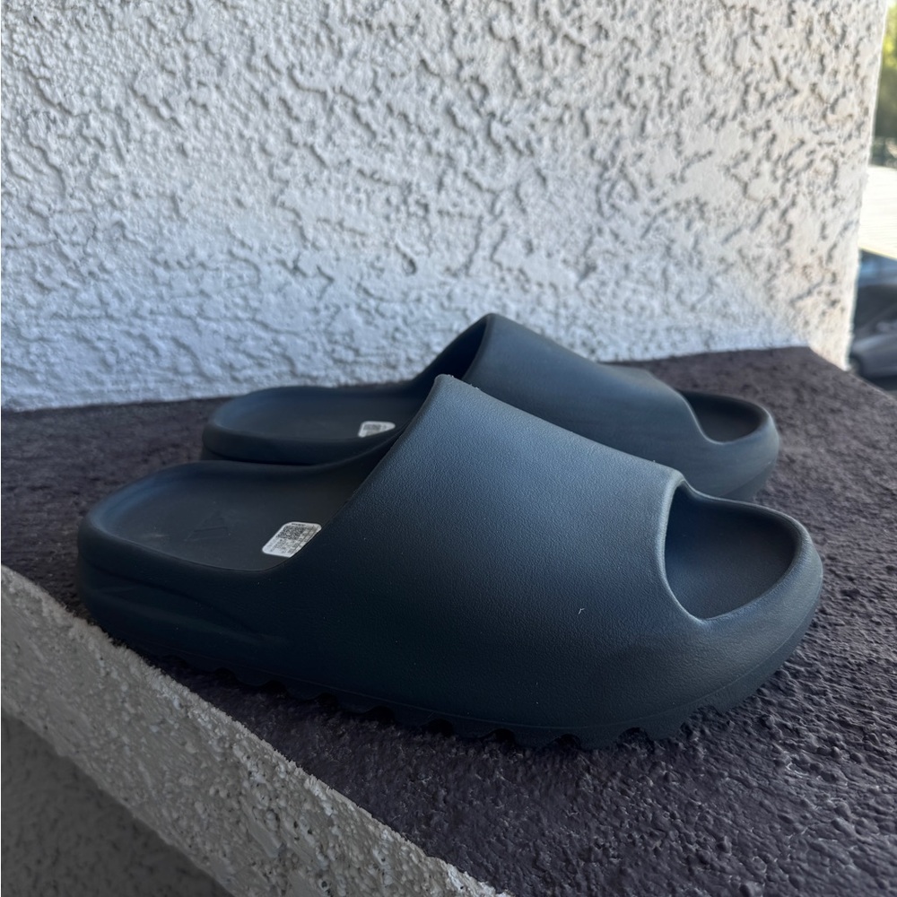 Yeezy  Sandals size 11 US